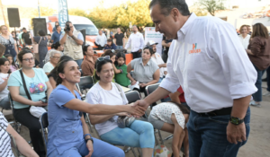 ‘Toño’ Astiazarán acerca servicios municipales a vecinos de Urbi Villa del Cedro