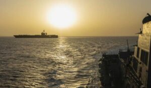 Irán anuncia reapertura total del estrecho de Ormuz durante alto el fuego con EU