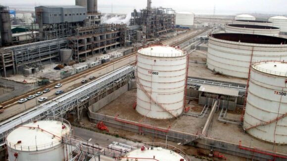 Guerra en Medio Oriente: EU e Israel bombardean complejo petroquímico y zona nuclear en Irán