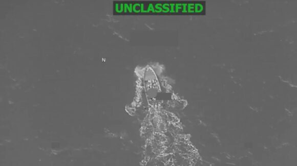 EU ataca nueva embarcación en el Pacífico; confirma tres muertos en operativo