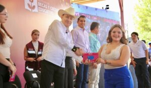 Durazo impulsa becas universales para estudiantes de escuelas públicas en Sonora