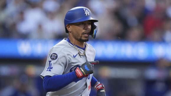 Se encienden las alarmas para los Dodgers: Una de sus máximas sale del diamante por dolor en la espalda