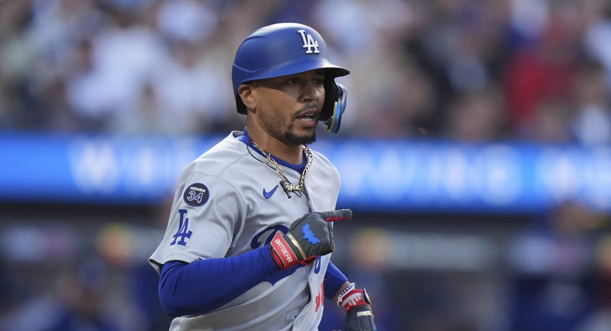 Se encienden las alarmas para los Dodgers: Una de sus máximas sale del diamante por dolor en la espalda