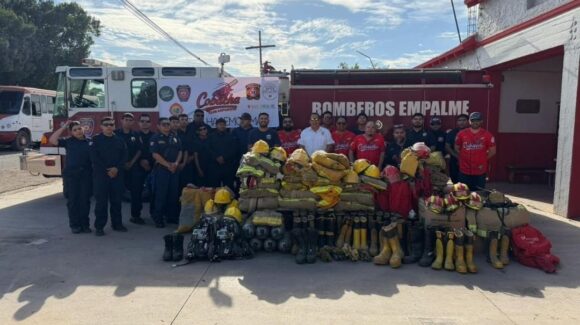 Bomberos Empalme reciben una importante donación de equipo de Canadá