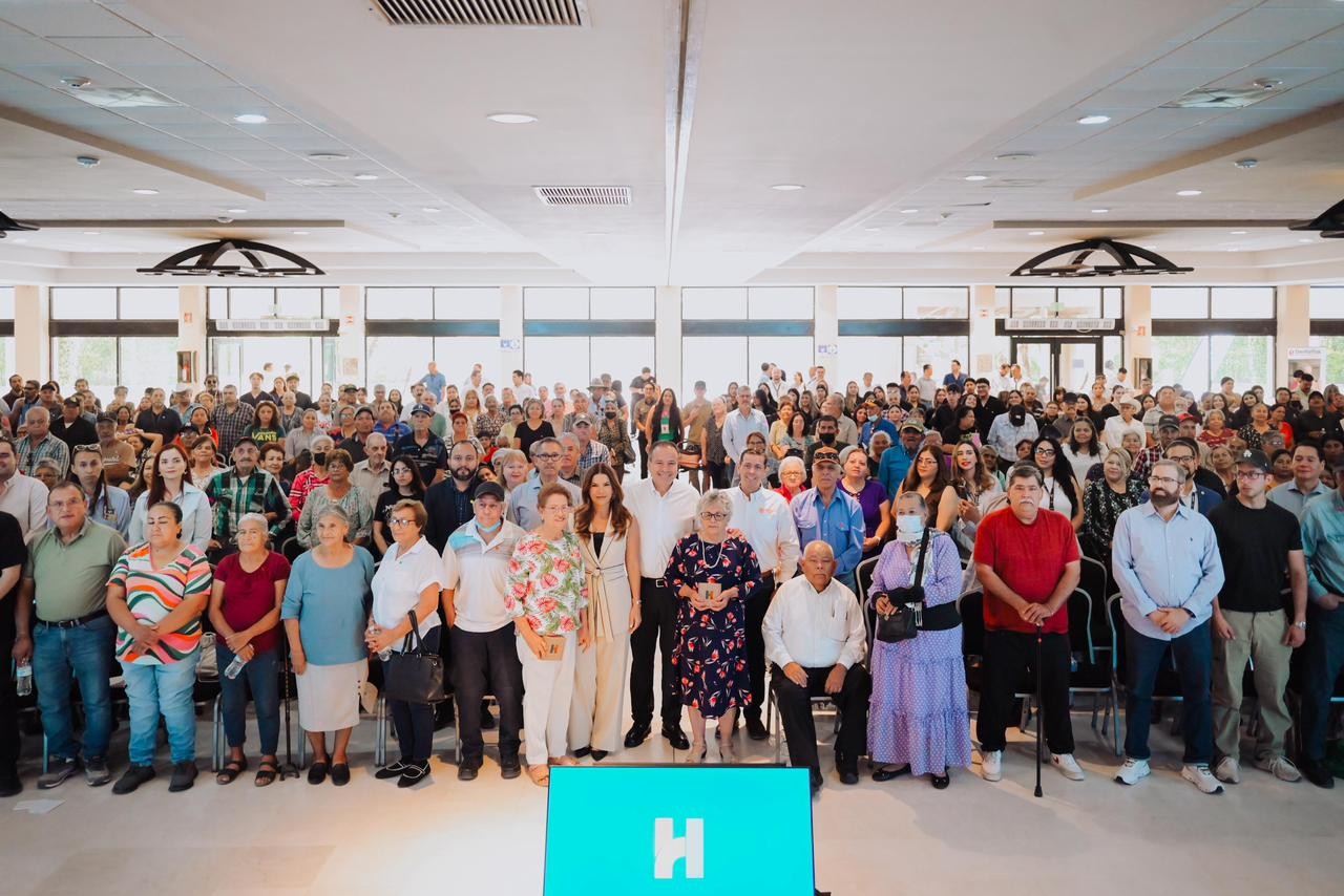 Entrega el alcalde 'Toño' Astiazarán prótesis dentales gratuitas en Hermosillo