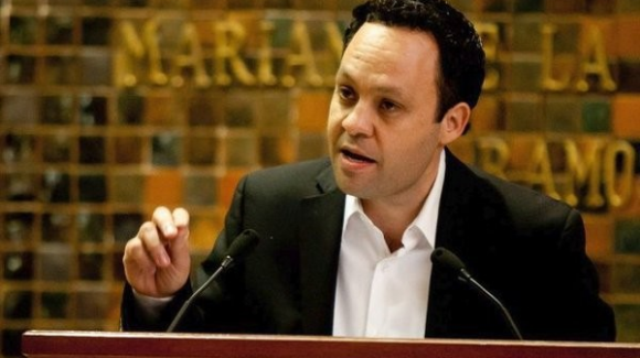 Castañeda exige a Pemex y Semarnat rendir cuentas por derrame en el Golfo