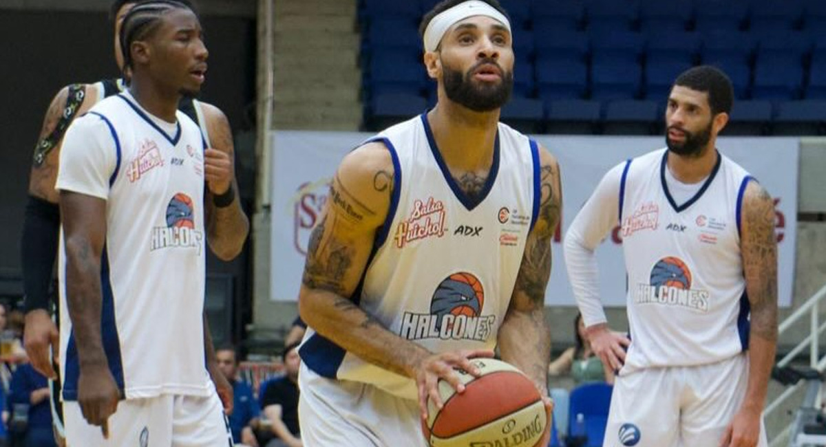 Jugador de Halcones en la duela