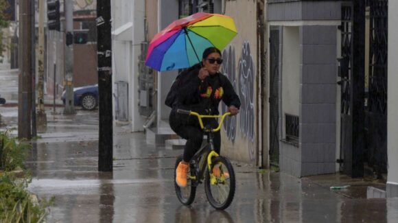 Clima en CDMX HOY 15 de abril: Prevén CALOR de 27°C y LLUVIAS por la noche