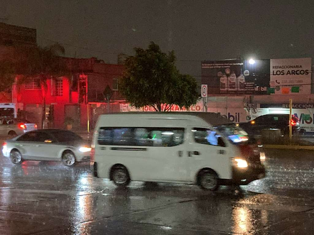 Clima HOY miércoles 15 de abril en la NOCHE: LLUVIAS, VIENTOS FUERTES y posible GRANIZO en estas zonas