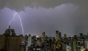 Clima HOY lunes 20 de abril en la NOCHE: LLUVIAS FUERTES y TORMENTAS en gran parte de México