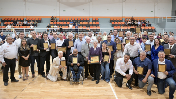 ‘Toño’ Astiazarán reconoce a 20 deportistas entronizados al Salón de la Fama del Deportista Hermosillense