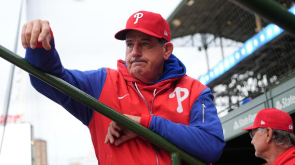 Después de llevar al equipo a cuatro postemporadas seguidas, los Phillies le dan las gracias a Rob Thomson
