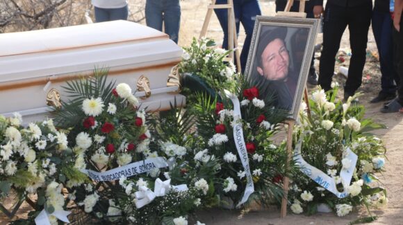 Entre flores, amigos y familia: Así se vivió la despedida del hijo de Ceci Flores, líder del colectivo Madres Buscadoras en Sonora