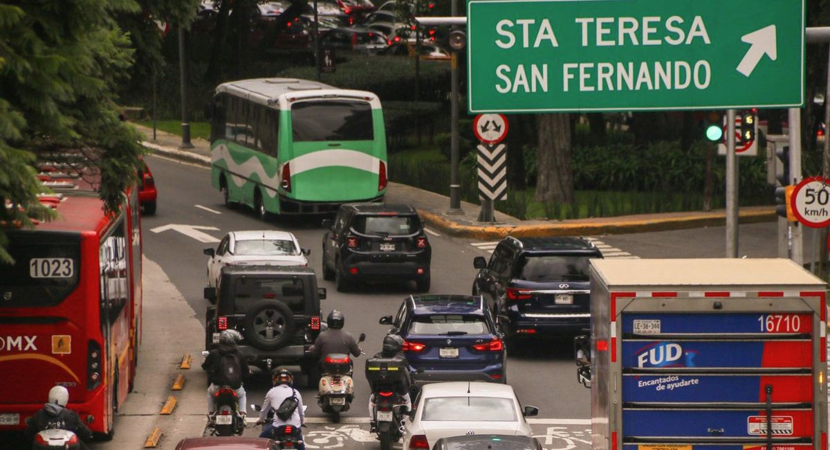 Consulta el programa Hoy No Circula de este viernes