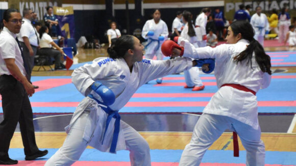 Par de karatecas del Itson suben al podio en el Campeonato Nacional Universitario Anuies