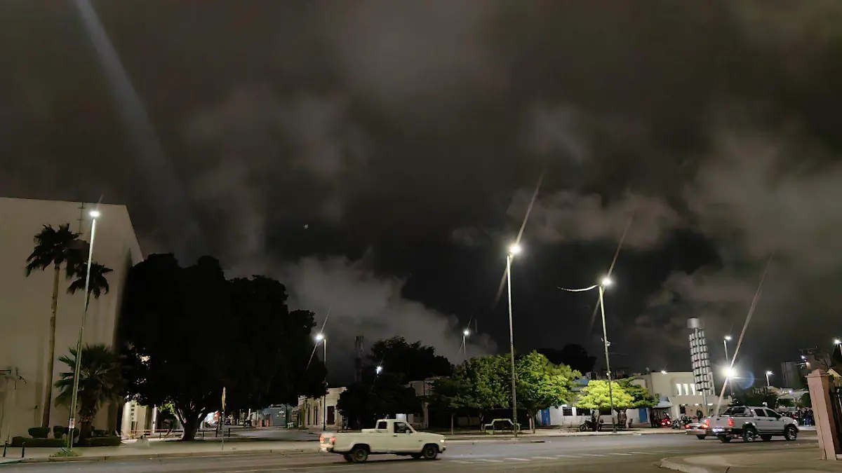 Clima de HOY 14 de abril en Sonora por la NOCHE: Persisten vientos intensos y lluvias aisladas por frente frío 44 este martes