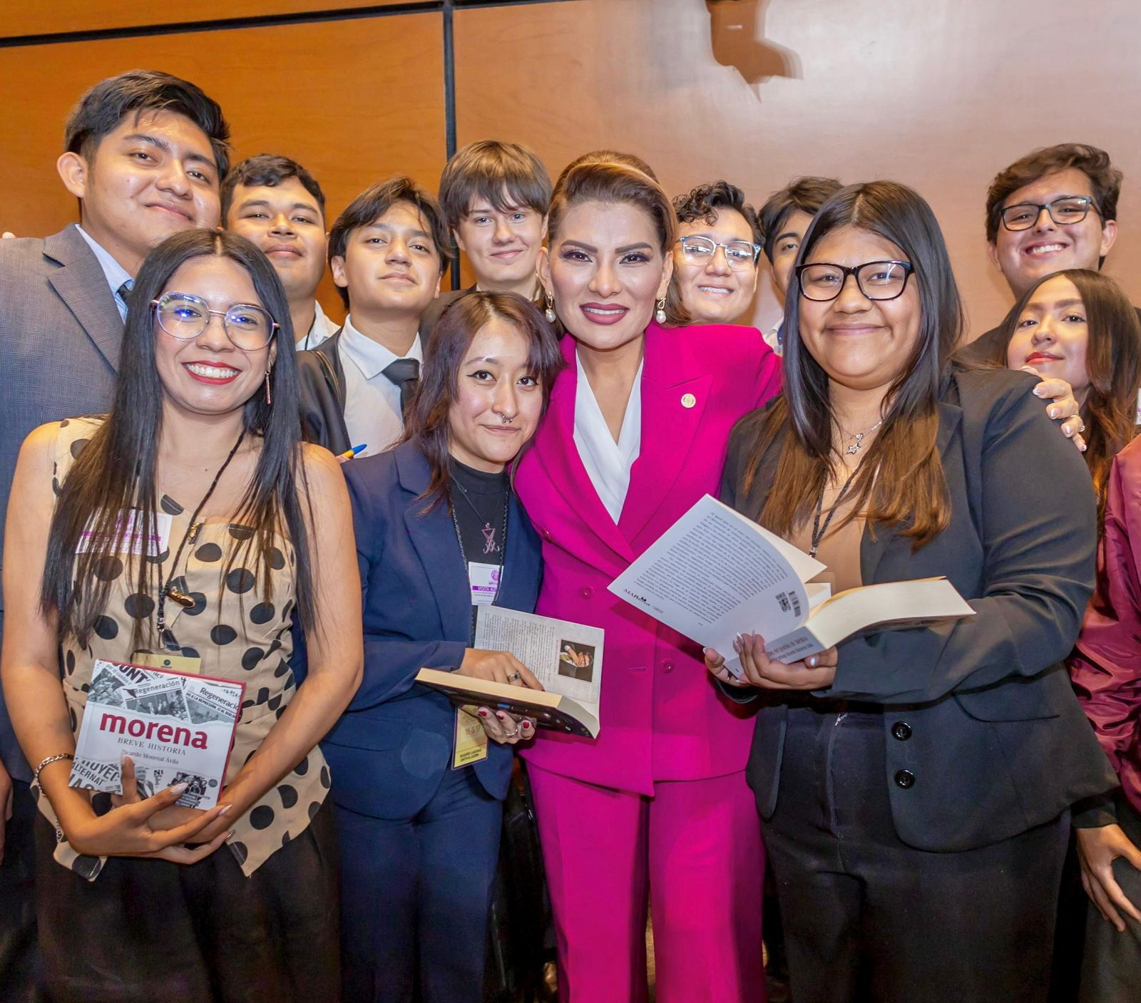 Lorenia Valles participa en el Parlamento Juvenil de la Cámara de Diputados