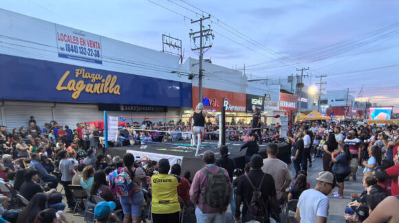 La función de lucha libre ‘Héroes del Barrio’ hace vibrar al público de Ciudad Obregón