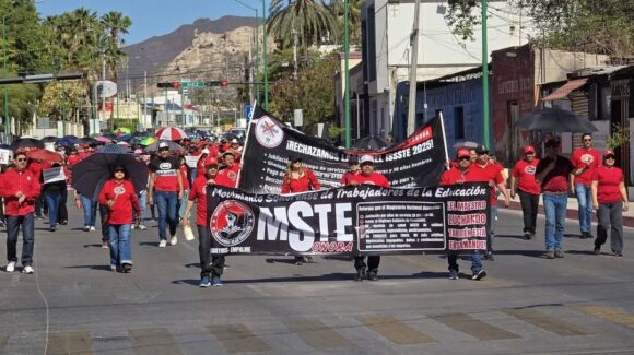 Maestros de Guaymas y Empalme insisten en abrogar la Ley del Issste de 2007