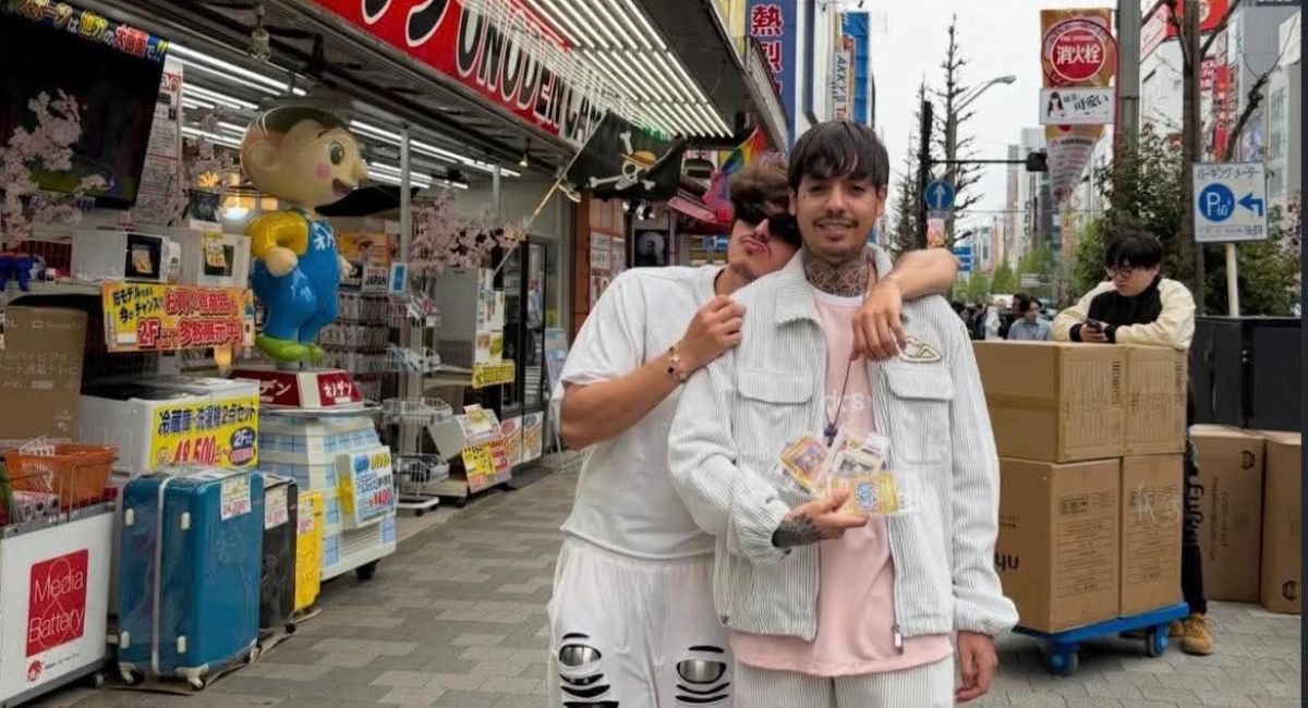 Natanael Cano y Gabito Ballesteros juntos en Japón