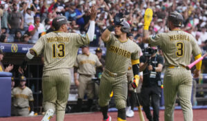 San Diego Padres remonta y protagoniza una auténtica fiesta en México ante los Arizona D-Backs