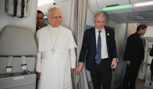 Papa León XIV pide reanudar negociaciones entre Estados Unidos e Irán y rechaza la pena de muerte