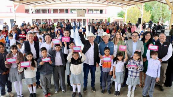 “Es un alivio real para las familias”: Paulina Ocaña reconoce a Durazo por entrega de becas