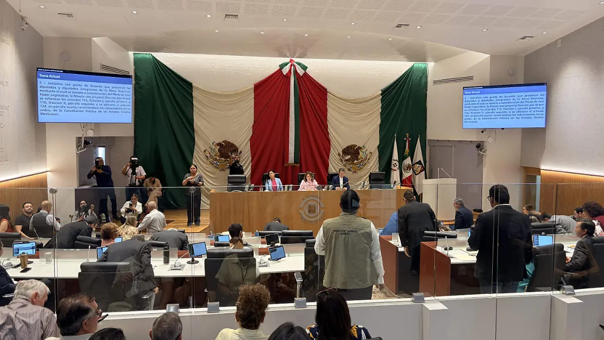 La reforma apuesta por recortar gastos en gobiernos locales y ampliar la participación ciudadana en decisiones públicas