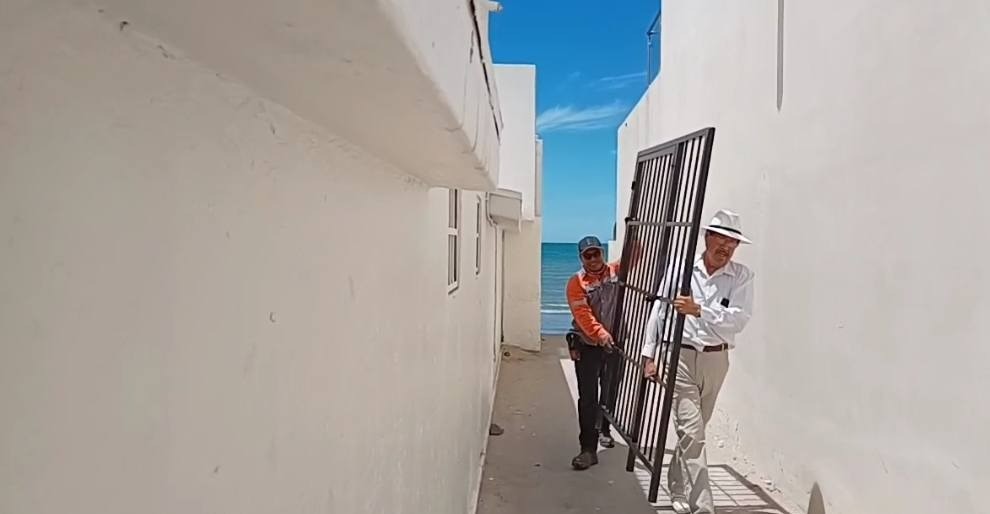 Retiran rejas que obstruían el acceso a la playa en Miramar en Guaymas