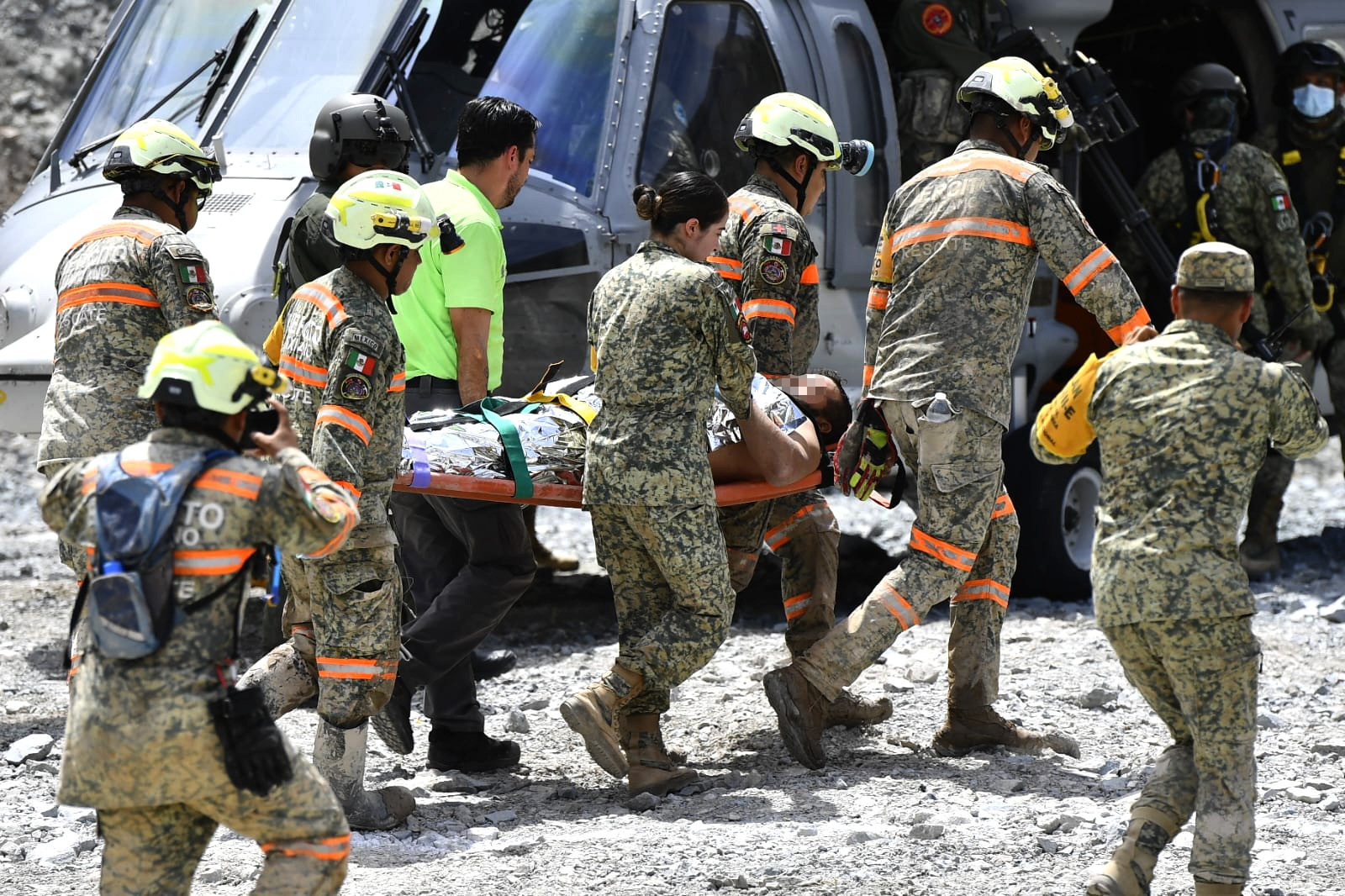 Así se vivió el rescate del minero que sobrevivió 14 días atrapado por el derrumbe en El Rosario, Sinaloa