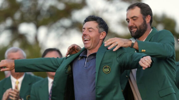 Rory McIlroy y una chaqueta que ya no pesa… tanto; arranca el Masters de Augusta