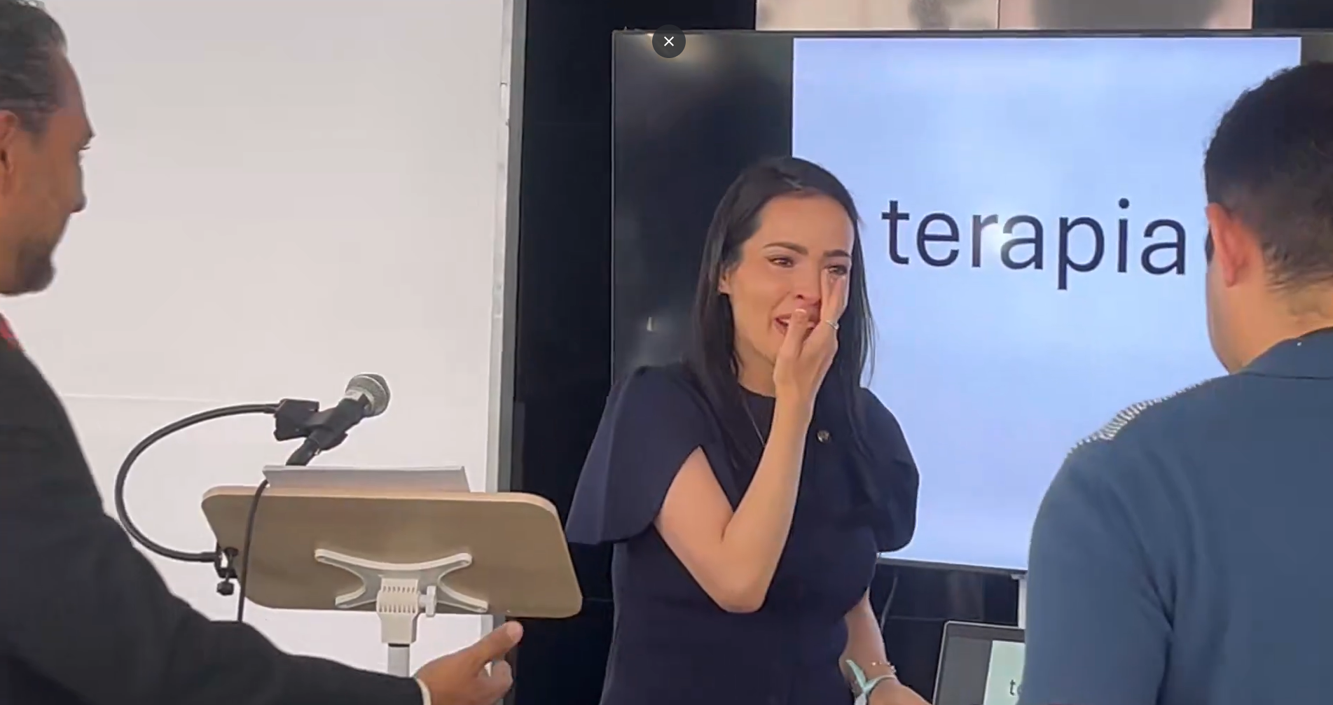 Senadora del PAN rompe en llanto en el Senado al leer testimonio de niño víctima de abuso