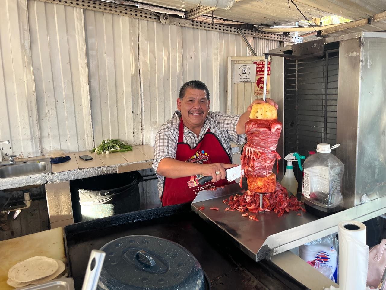 Juan Francisco Torres, más de cuatro décadas asando carne en Empalme