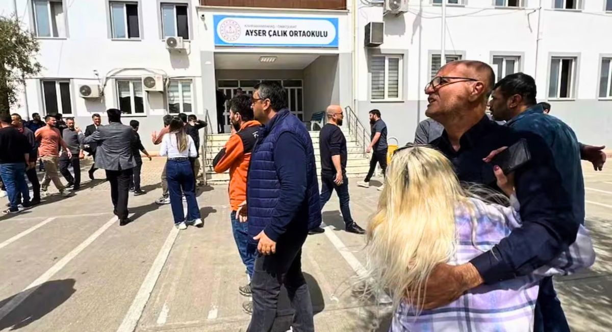 Alumno de 16 años mata a 4 personas en colegio de Turquía