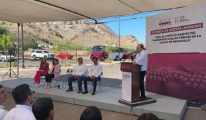 Entrega Alfonso Durazo camiones para el transporte en Hermosillo