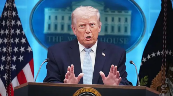 Donald Trump pone en duda a la OTAN y analiza retirar tropas de países europeos