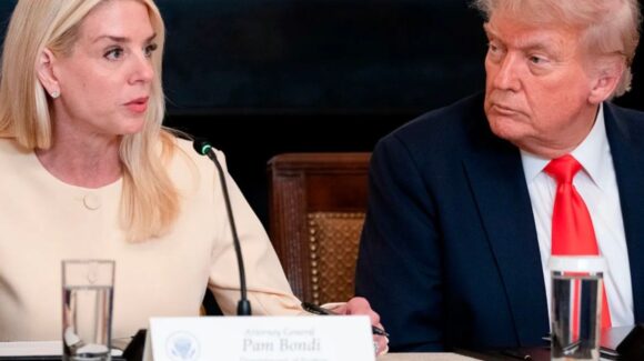 ¿Por qué Trump destituyó a Pam Bondi? CLAVES del cambio en la Fiscalía de EU