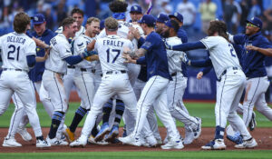 Mexicano Jonathan Aranda sella remontada con hit de oro y Rays completan barrida ante Giants