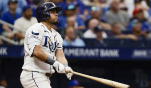 Aranda remolca una y se afianza en el liderato de producidas en la Americana; Rays ganan a Blue Jays