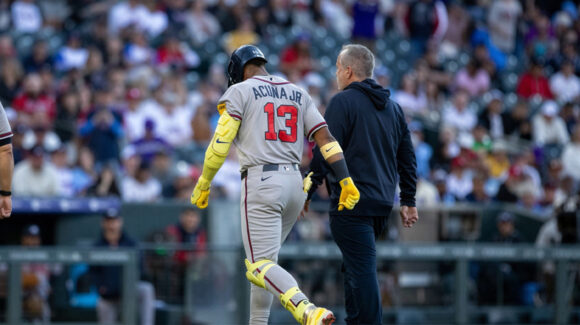 Duro golpe a Braves; Ronald Acuña Jr. va a lista de lesionados por distensión en el tendón de la corva
