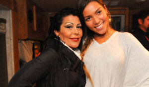 ¿Alejandra Guzmán confirma embarazo de Frida Sofía? La cantante revela qué será una abuela consentidora