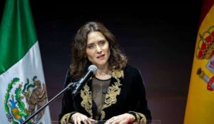 Díaz Ayuso critica al gobierno de México por expansión del socialismo en los poderes del país