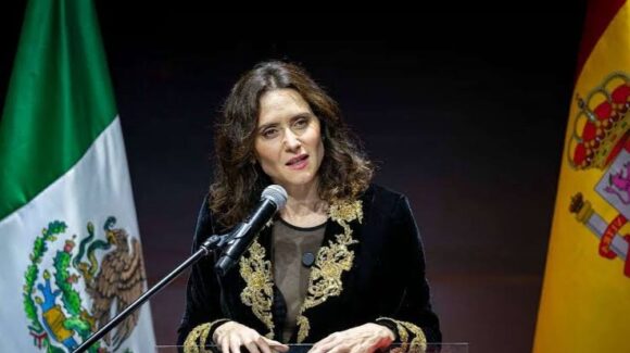 Díaz Ayuso critica al gobierno de México por expansión del socialismo en los poderes del país