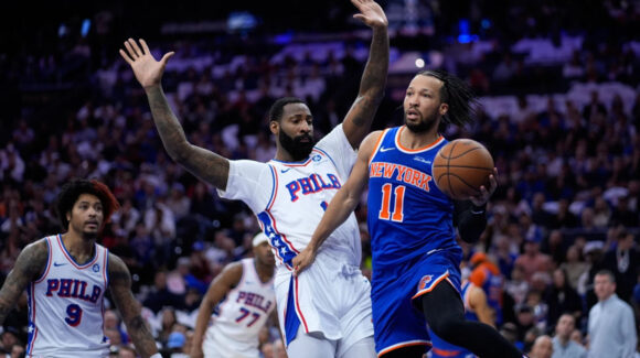 Brunson y compañía sentencian el encuentro y los Knicks alistan la escoba ante los 76ers
