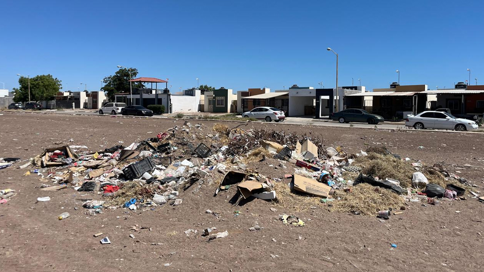 Basurero clandestino afecta imagen del fraccionamiento Prado Bonito en Empalme