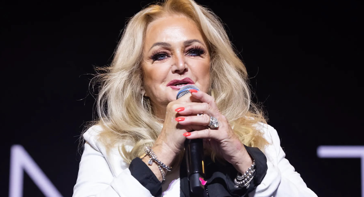Bonnie Tyler es inducida a un coma después de operación intestinal