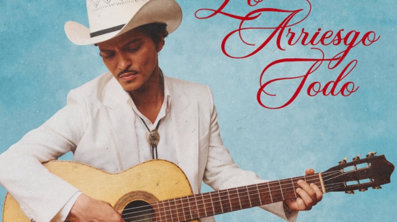 ¡Rompe las redes! Bruno Mars canta “Lo arriesgo todo” en español ante fans mexicanos