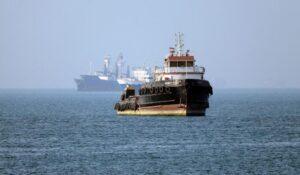 Incautan buque cerca de la costa de Emiratos Árabes Unidos