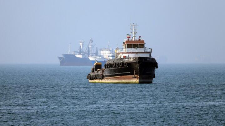 Incautan buque cerca de la costa de Emiratos Árabes Unidos.