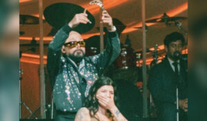 “Llegaste al corazón”: A.B Quintanilla III corona a Cazzu en concierto tras tributo a Selena Quintanilla